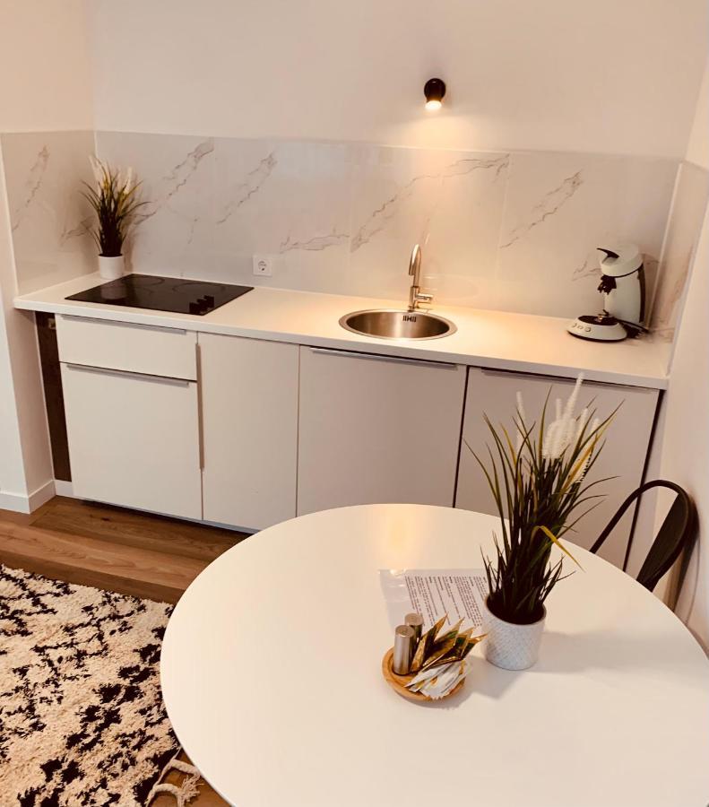 Gaestehaus Zur Uni Klinik Exklusives Apartment Mit Kueche Und Badezimmer ฮอมบวร์ก ภายนอก รูปภาพ